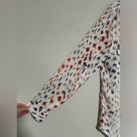 Equipment Multicolored Animal Print Silk Button Down Size Medium - Picture 5 of 8